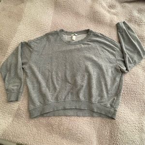H&M Cropped Sweatshirt - Size L
